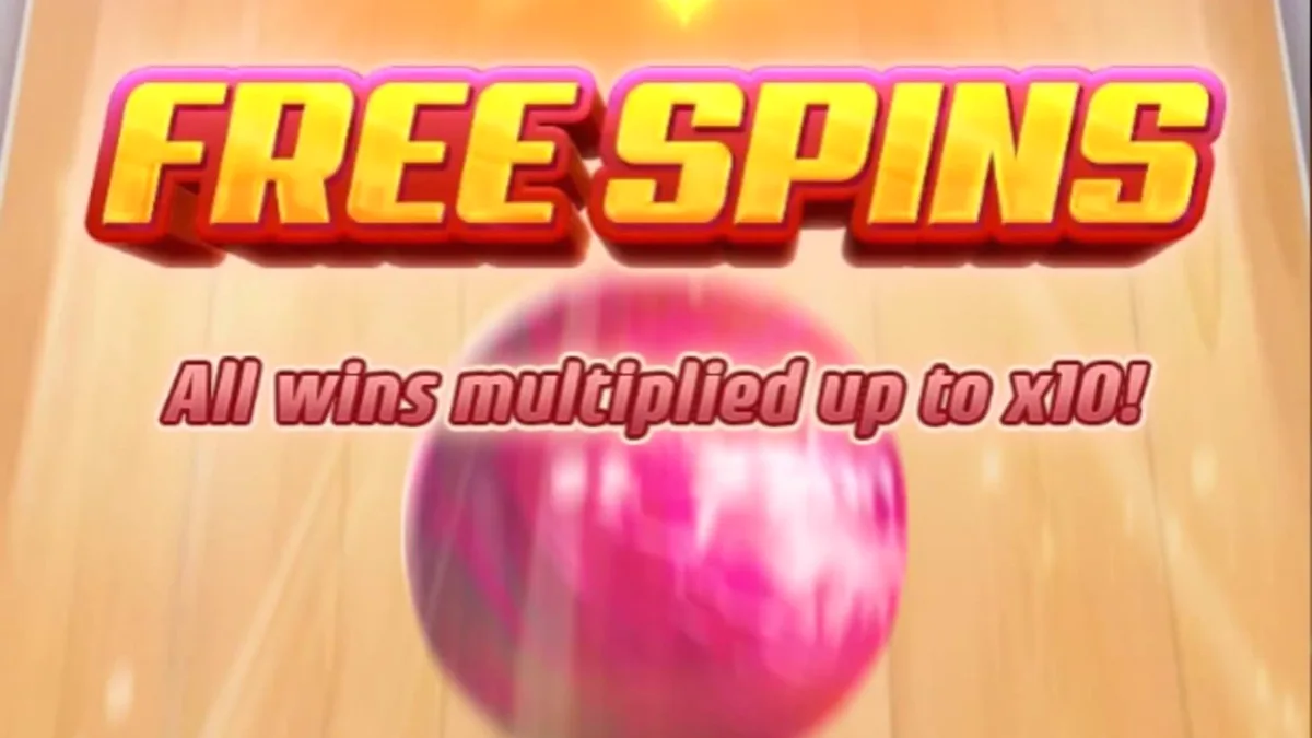 Tampilan antarmuka mobile slot Perfect Strike dengan tema neon bowling